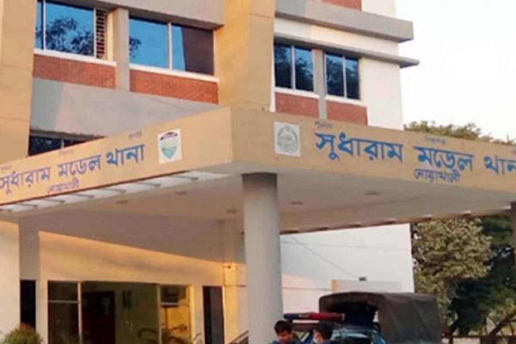 নোয়াখালীতে দুর্র্ধষ ডাকাতি, নগদ ১২ লাখ টাকা ও ২৬ লাখ টাকার সিগারেট লুট