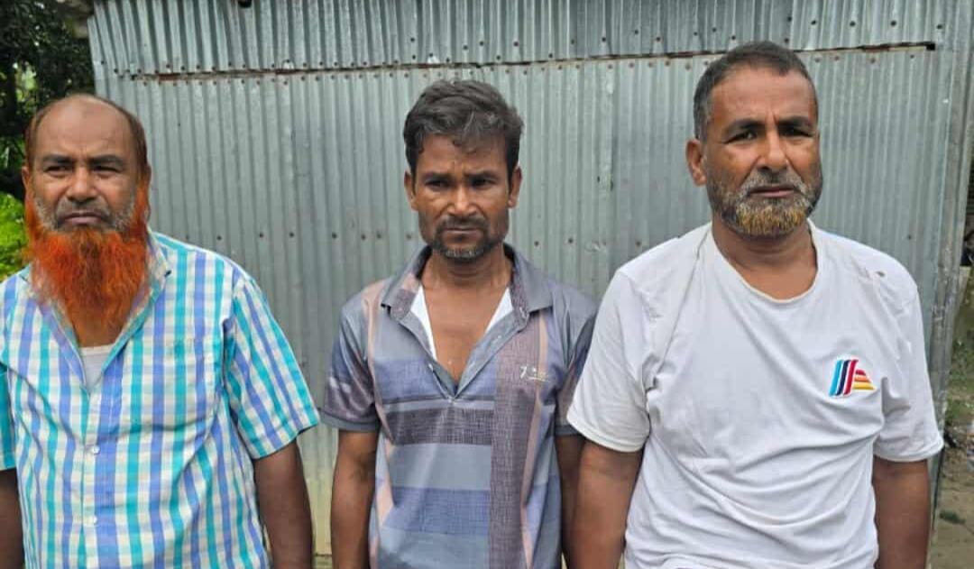 দুর্গাপুরে আলোচিত ওয়াজেদ হত্যা মামলার পলাতক তিন আসামি গ্রেপ্তার