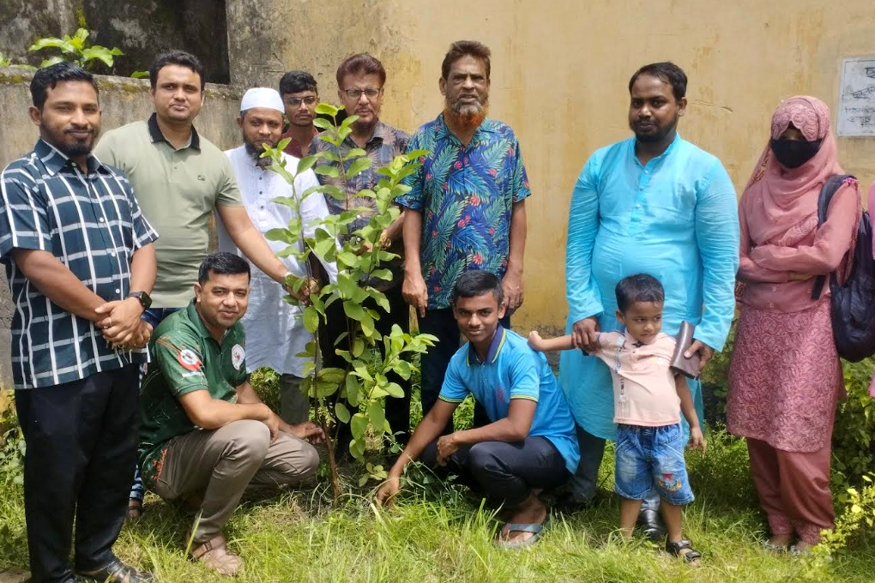 সাতক্ষীরার প্রাক্তন রোভার স্কাউটদের সংগঠন স্বপ্নসিঁড়ি বৃক্ষরোপন