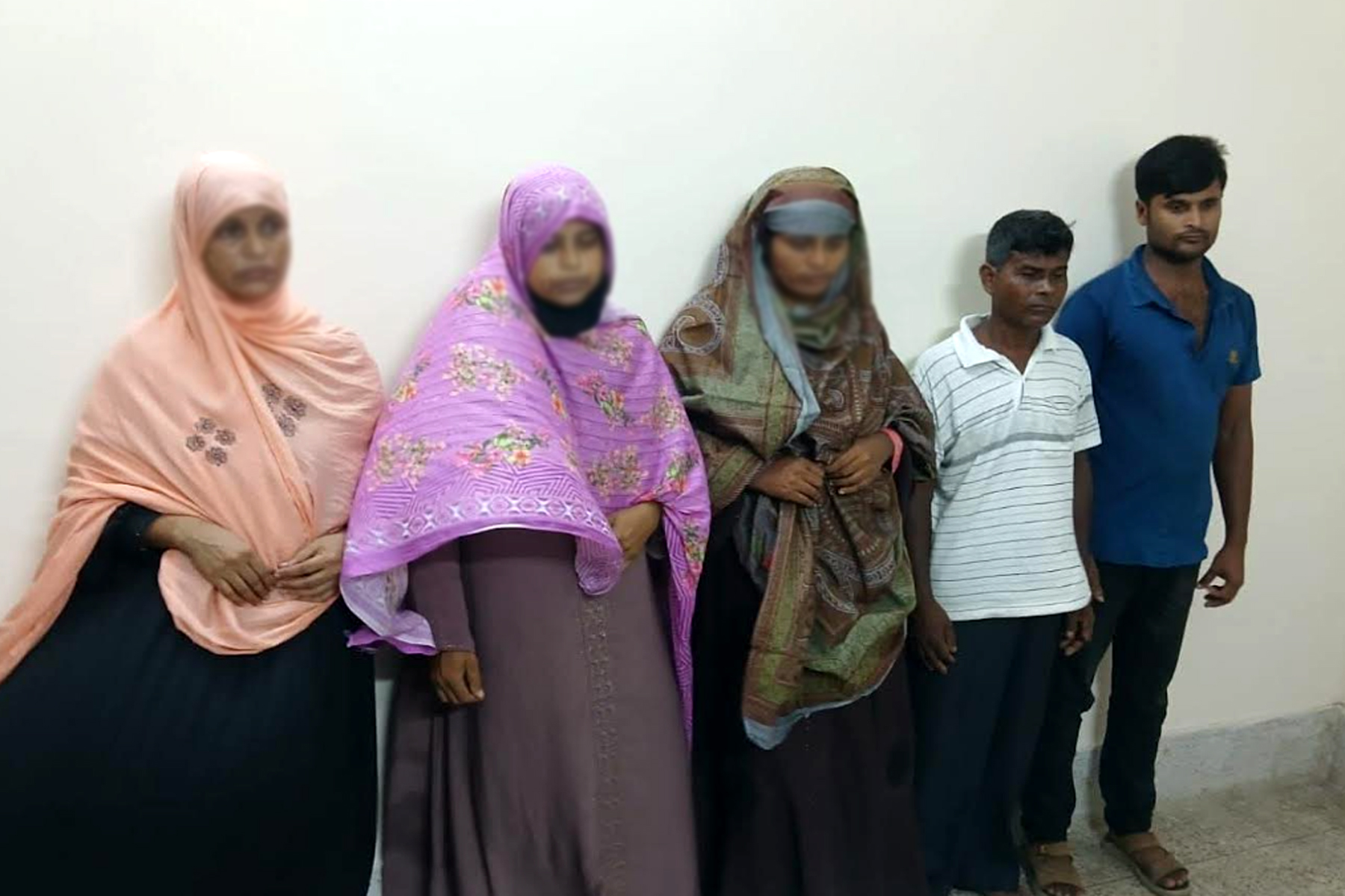 সাঁথিয়ায় মাকে মারধরের ঘটনায় ছেলেসহ পাঁচজন গ্রেপ্তার