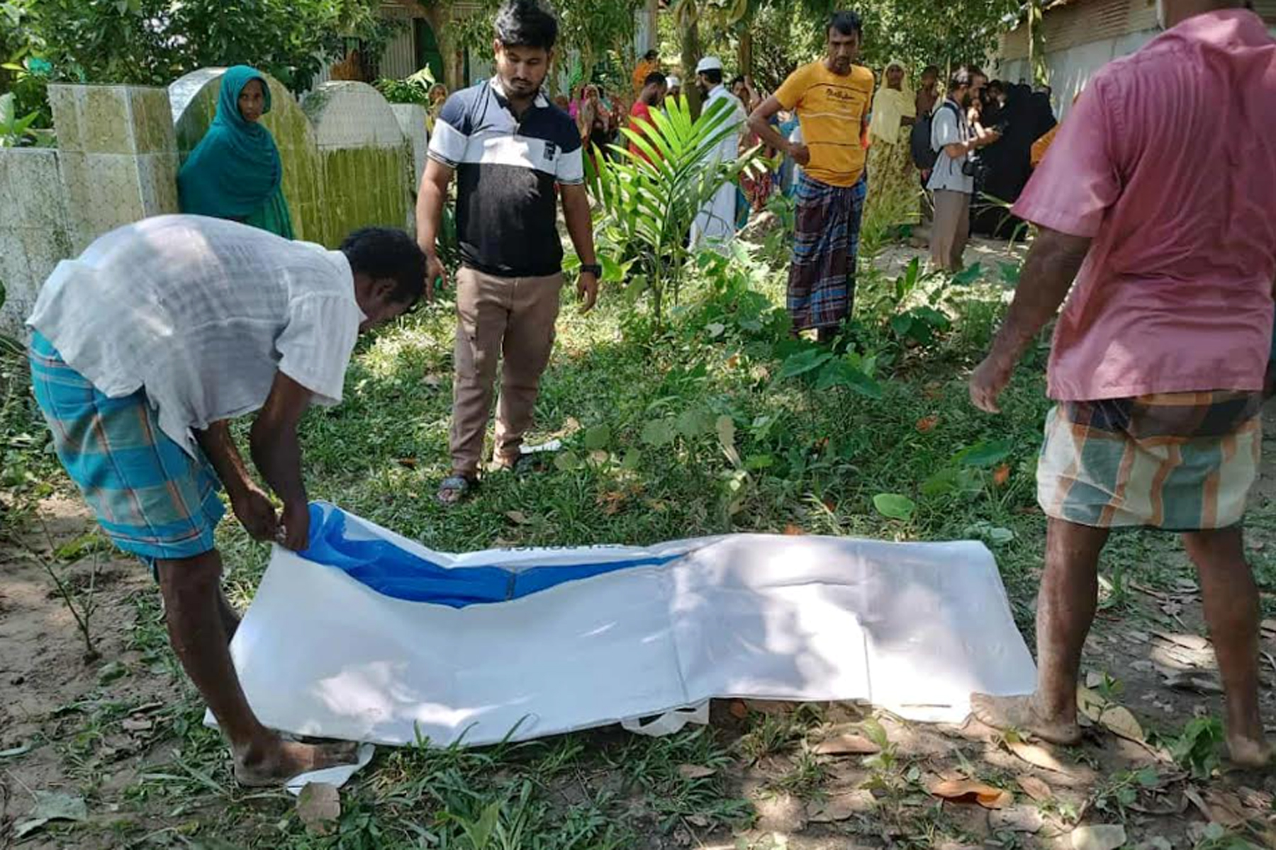 জামালপুরে আট মাস পর সাংবাদিক নূরুল হকের মরদেহ উত্তোলন