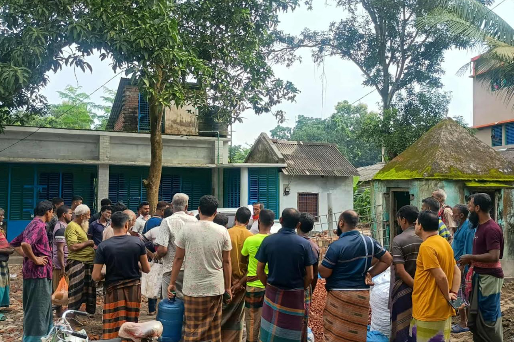 মন্দিরের জমি দখল করে মার্কেট নির্মাণের অভিযোগ
