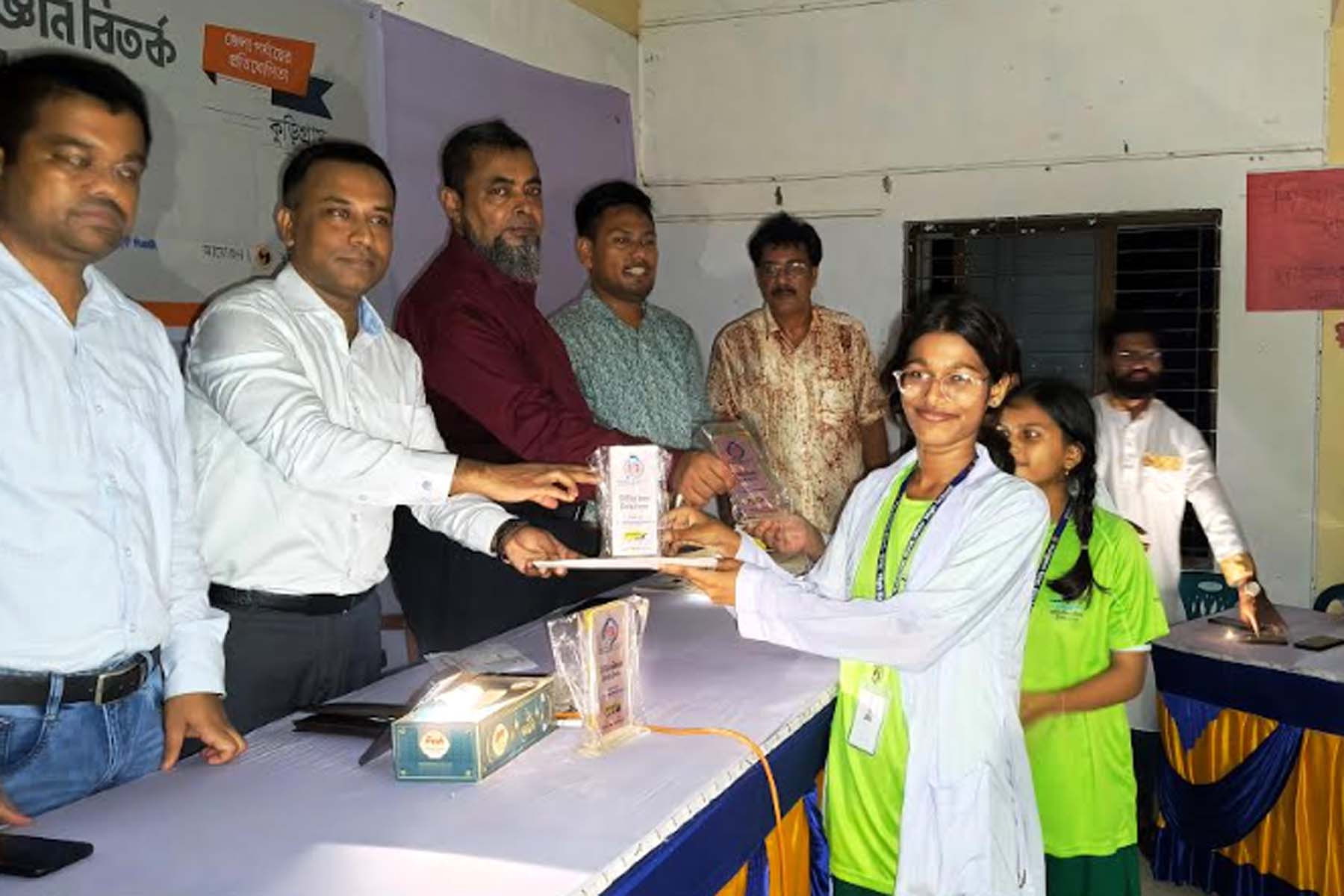 জাতীয় বিজ্ঞান বিতর্কে জেলায় চ্যাম্পিয়ন থানাহাট পাইলট বালিকা উচ্চ বিদ্যালয়