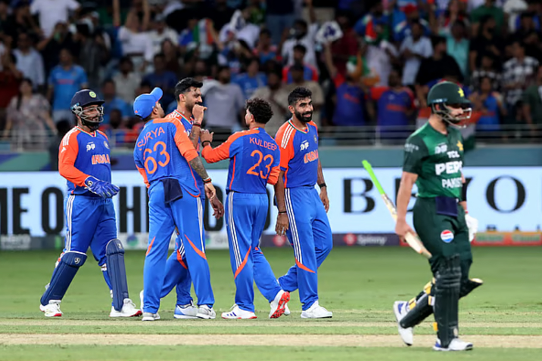 ভারতের সামনে ১২৮ রানের সহজ লক্ষ্য দিল পাকিস্তান