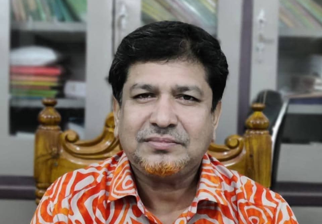 উল্লাপাড়ায় অর্থ আত্মসাৎ মামলায় সাবেক প্রধান শিক্ষক গ্রেপ্তার