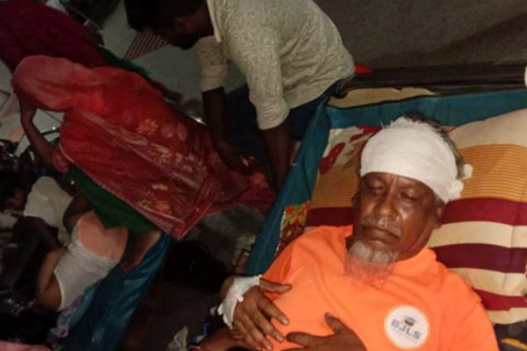 দুর্বৃত্তদের হামলায় ইউপি সদস্য আহত