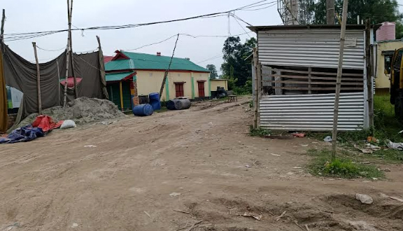 সংবাদ প্রকাশের পরও থেমে নেই চোরাই পণ্যের ব্যবসা, নীরব ভূমিকায় প্রশাসন