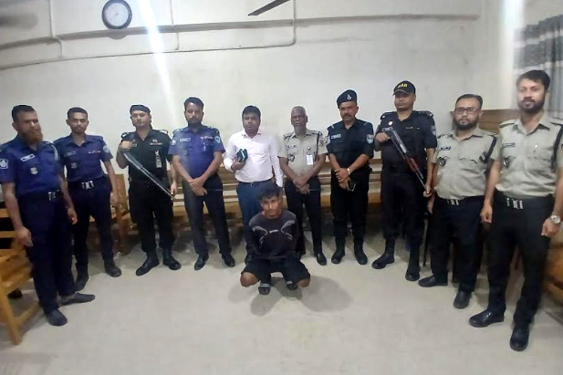 ইয়াবা পাচার করতেন যাত্রীবাহী বাসের সুপারভাইজার