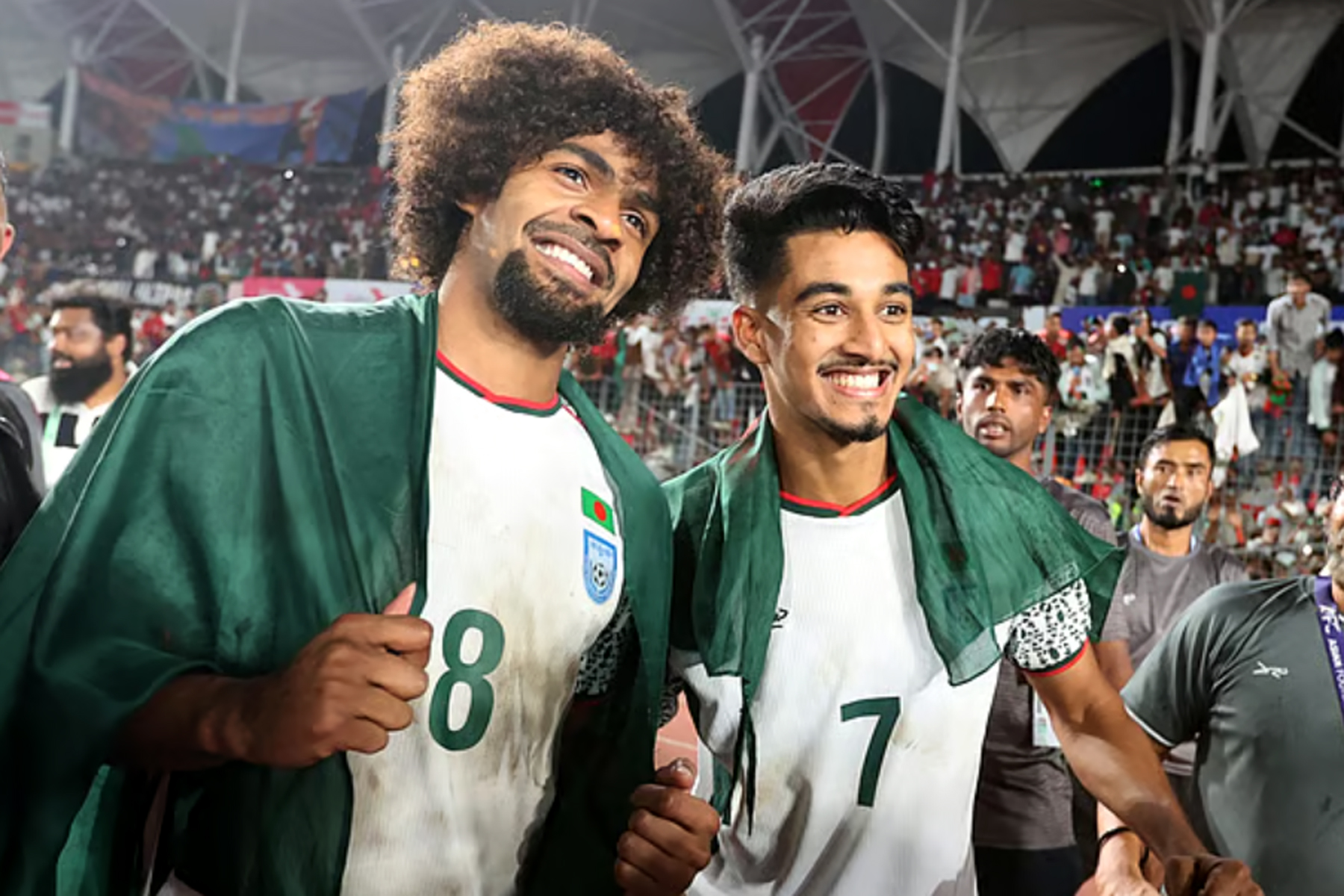 ভারতকে হারিয়ে ২২ বছর পর হামজাদের উৎসবের রাত