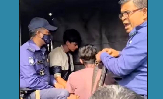 দিনের বেলা ট্রান্সফরমার চুরির সময় জনতার হাতে আটক দুই