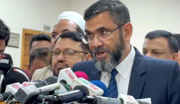 প্রিসাইডিং অফিসার নিয়োগে বেসরকারি ব্যাংক কর্মকর্তা আপাতত নয়: ইসি সানাউল্লাহ