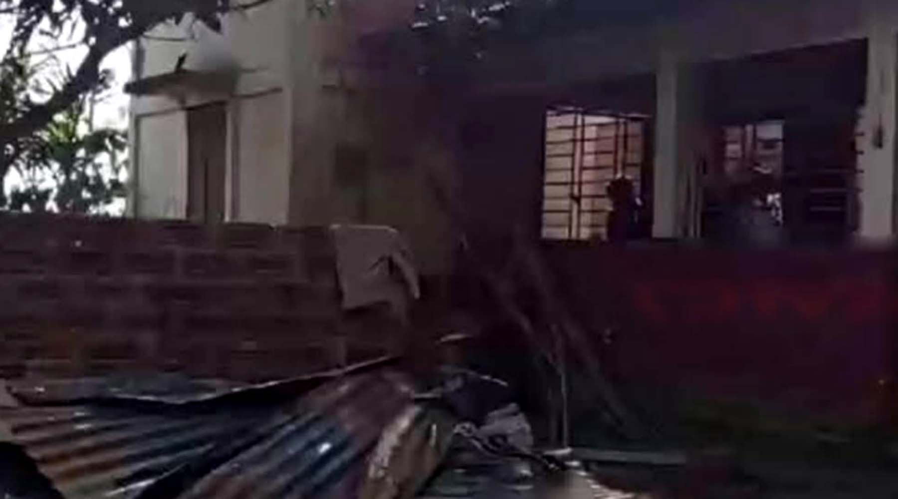 মূহুর্তেই আগুনের লেলিহান শিখায় স্বপ্ন গুলো দুঃস্বপ্নে!