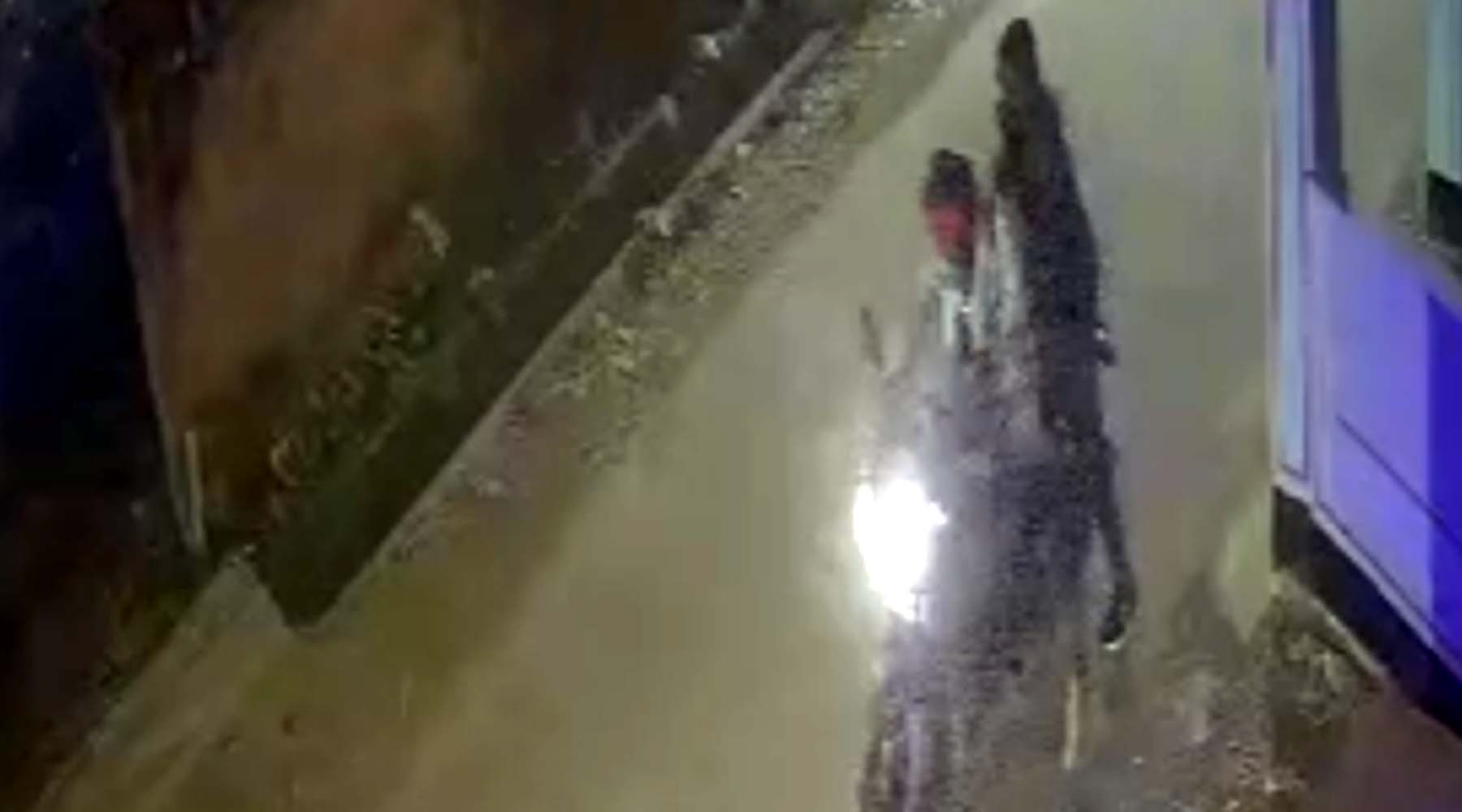 ধুন‌টে দিনে-দুপুরে বা‌ড়ির সাম‌নে থেকে মোটরসাইকেল চুরি