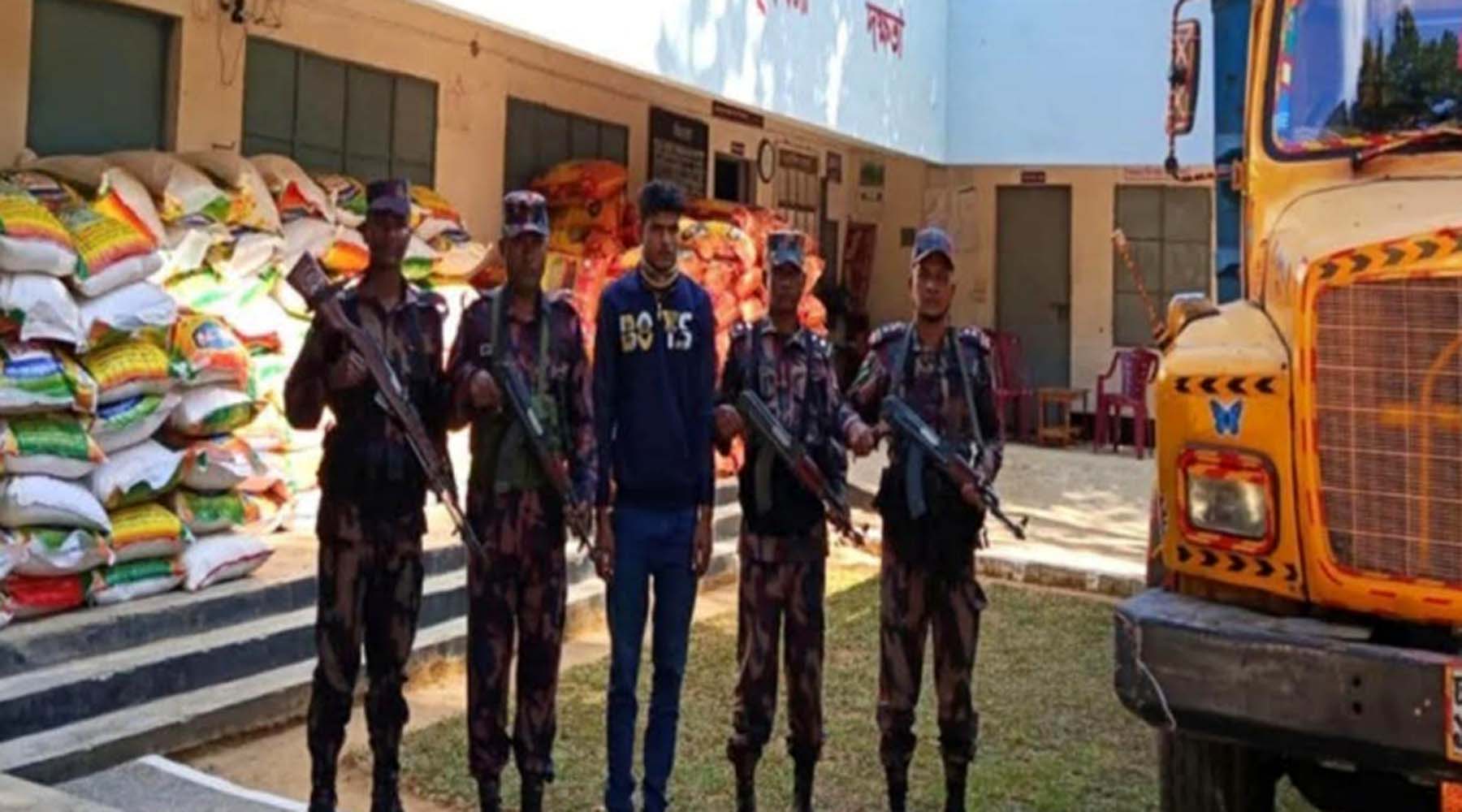 ৫২ বিজিবি'র অভিযানে ট্রাকসহ সোয়া কোটি টাকার ভারতীয় জিরা আটক