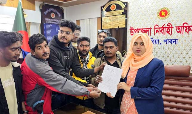 পাবনা ১ আসনে সরদার জাহাঙ্গীর মনোনয়নপত্র উত্তোলন করলেন