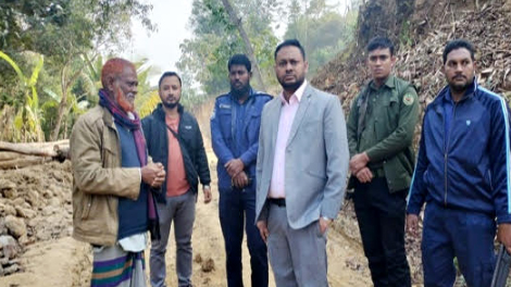 বড়লেখায় টিলা কাঁটার দায়ে লাখ টাকা জরিমানা