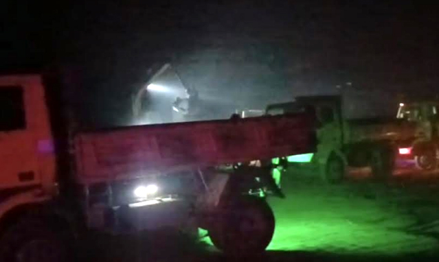 জামালপুরে রাতের অন্ধকারে কৃষি জমির মাটি লুট; ক্ষতিগ্রস্ত হচ্ছে পরিবেশ