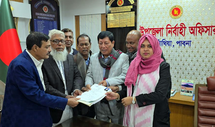 পাবনা ১ আসনে বিএনপি মনোনীত প্রার্থী ভিপি শামসুর মনোনয়নপত্র জমা দিলেন 