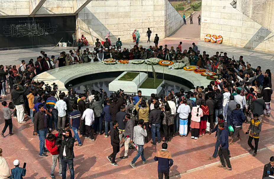 খালেদা জিয়ার কবরে দোয়া, শ্রদ্ধা