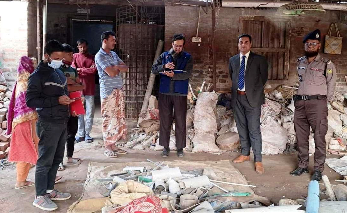 রাজশাহীতে অনুমোদনহীন পাইপ কারখানাকে লাখ টাকা জরিমানা