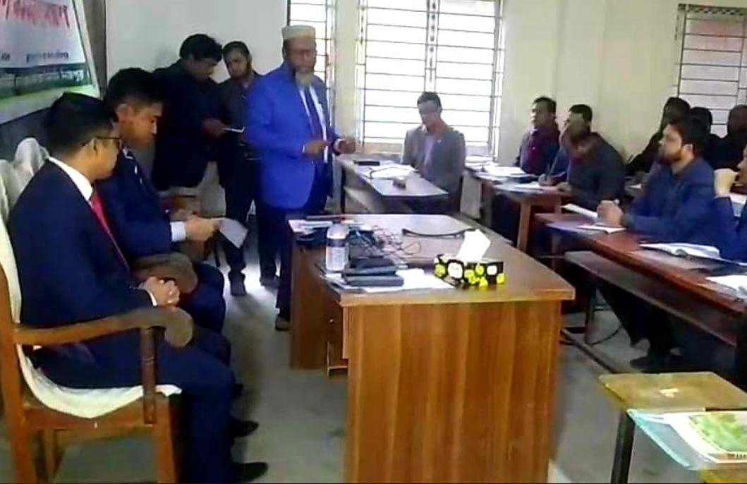 হাকিমপুরে গণভোট ও ত্রয়োদশ জাতীয় সংসদ নির্বাচনের ভোটগ্রহণ কর্মকর্তাদের প্রশিক্ষণ