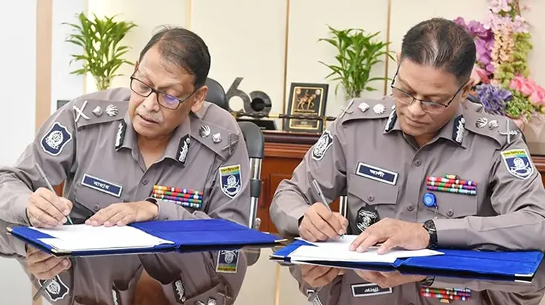 পুলিশের নতুন আইজিপি হিসেবে দায়িত্ব নিলেন আলী হোসেন ফকির