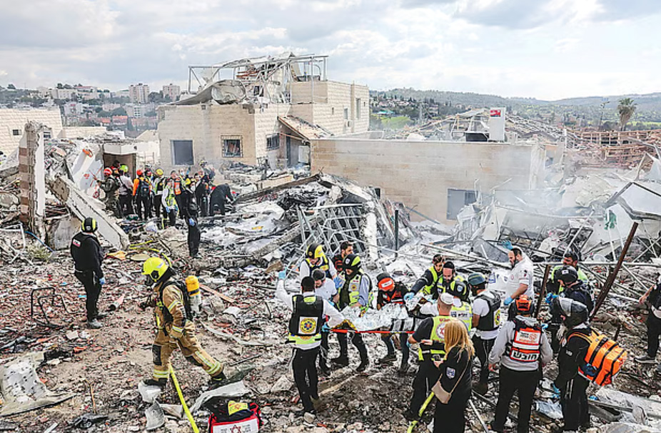 তেহরানের শাসনব্যবস্থা পরিবর্তনের লক্ষ্য থেকে সরছে ওয়াশিংটন: দীর্ঘমেয়াদি যুদ্ধের আশঙ্কায় মধ্যপ্রাচ্য