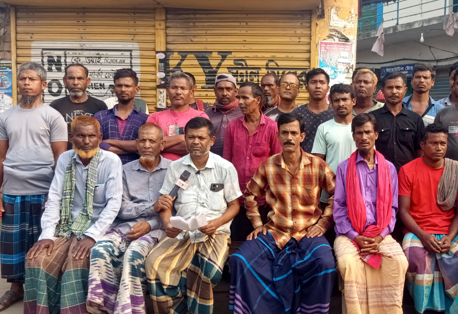 বিরলে কুলি শ্রমিকদের অনির্দিষ্টকালের ধর্মঘট