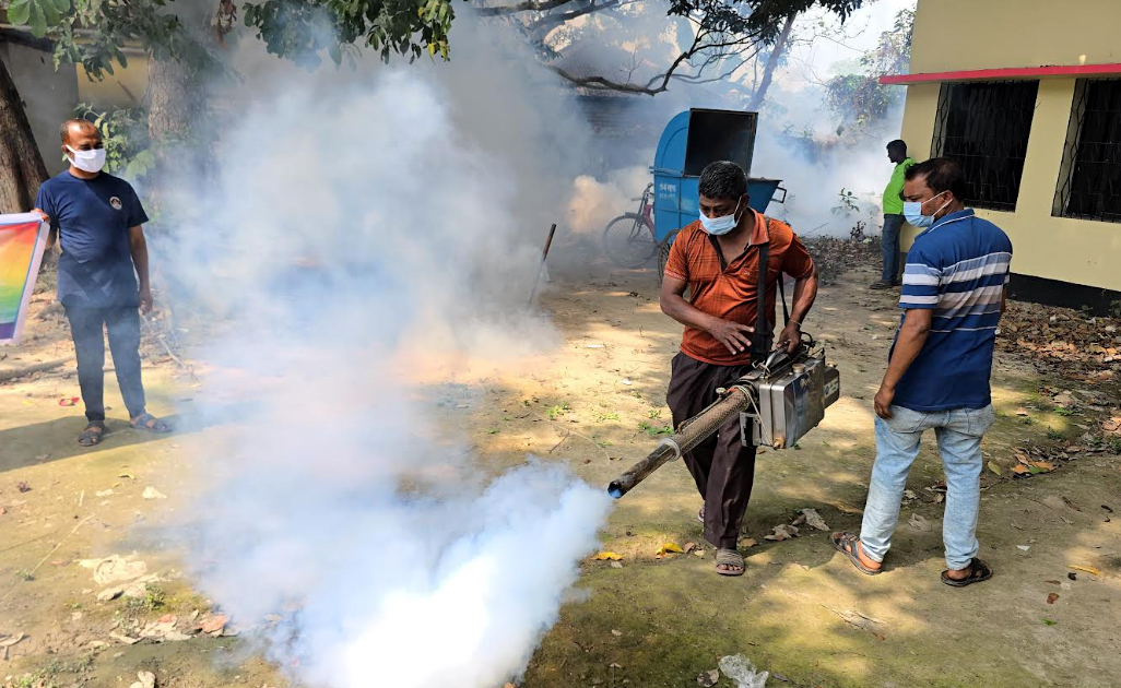 সাঁথিয়ায় মশক নিধন ও পরিষ্কার-পরিচ্ছন্নতা অভিযান শুরু