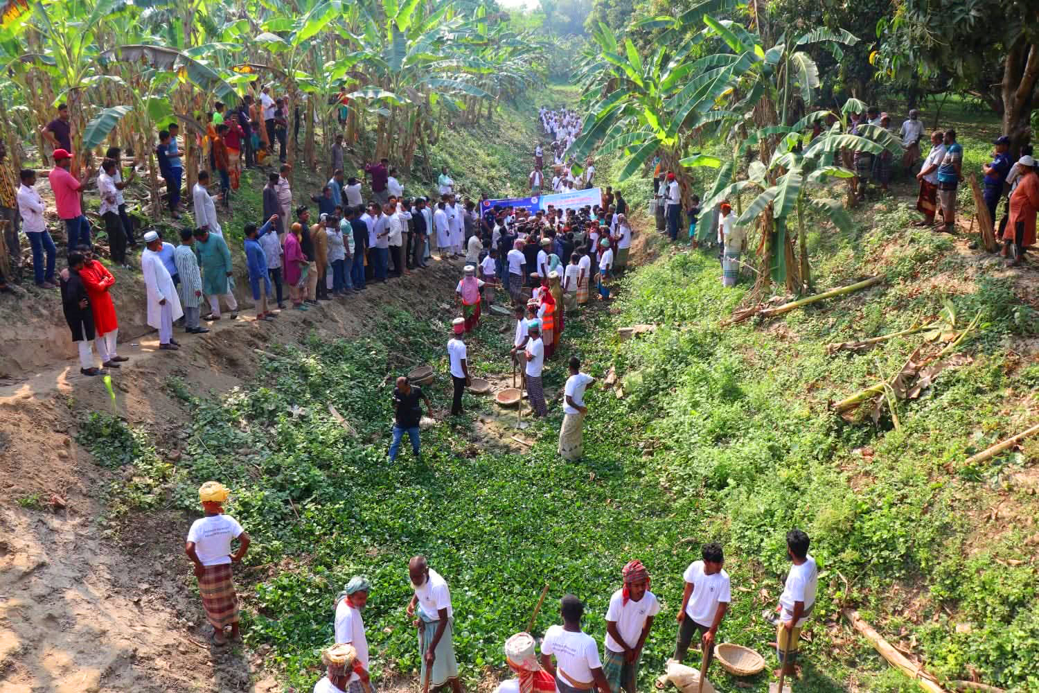 বিএডিসির খনন করা খাল-ই ফের খনন করছে পানি উন্নয়ন বোর্ড