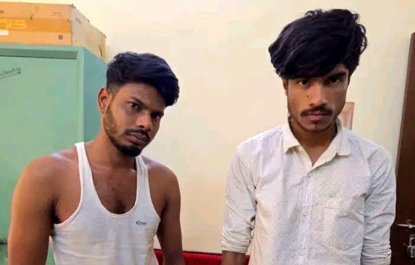 সাঁথিয়ায় গাঁজাসহ দুই যুবক আটক, পরিবারের ইচ্ছাতেই কারাদণ্ড