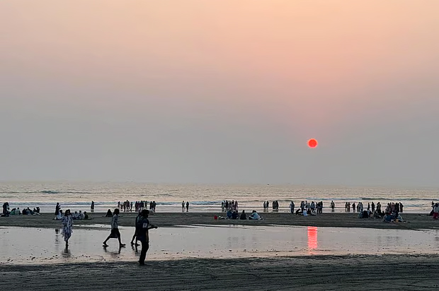 বিদেশ ভ্রমণে ভাটা, ভরসা এখন দেশের পর্যটন