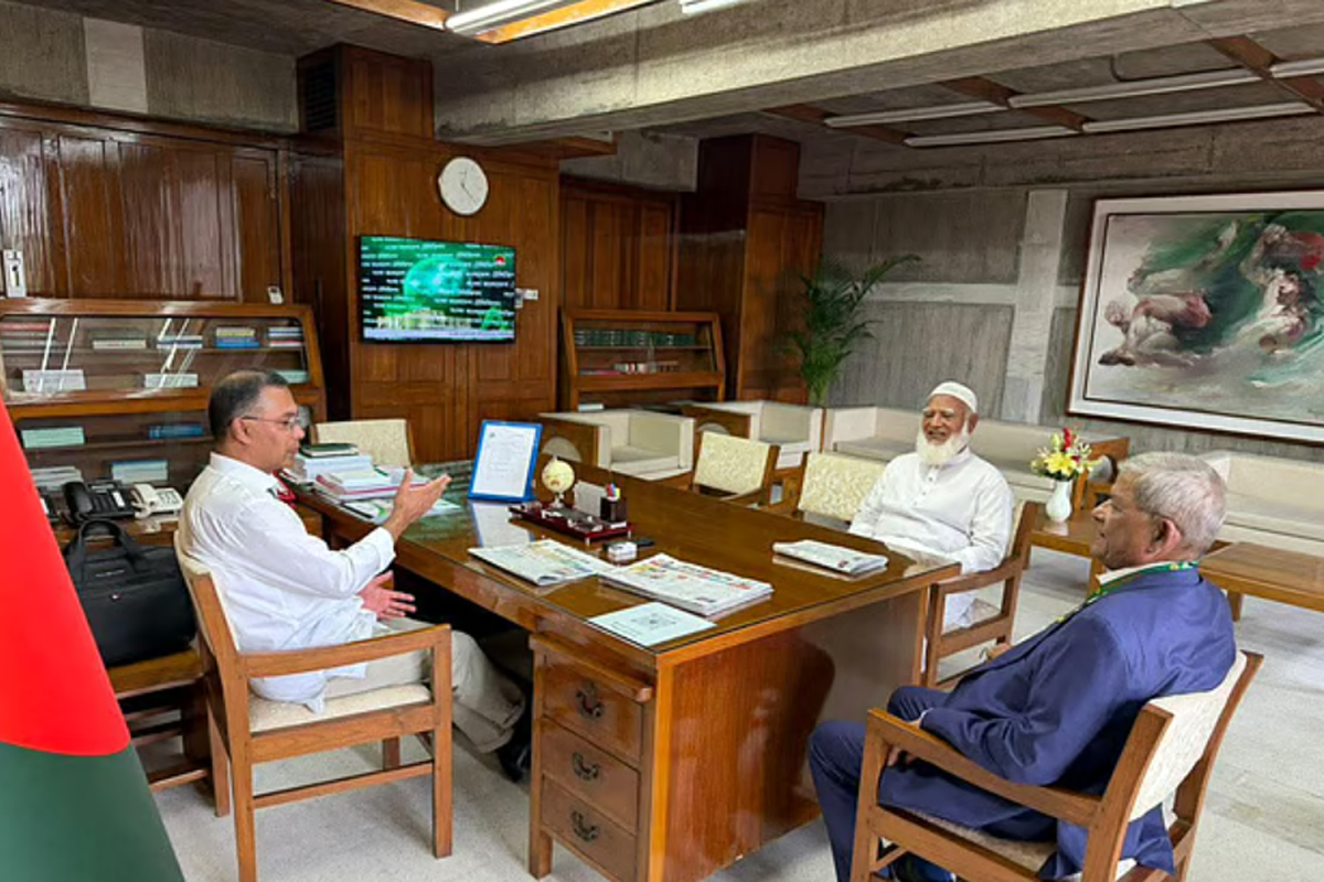 সংসদে তারেক-শফিকুর বৈঠক: রাজনৈতিক সৌজন্যে মুগ্ধ উপস্থিত সবাই