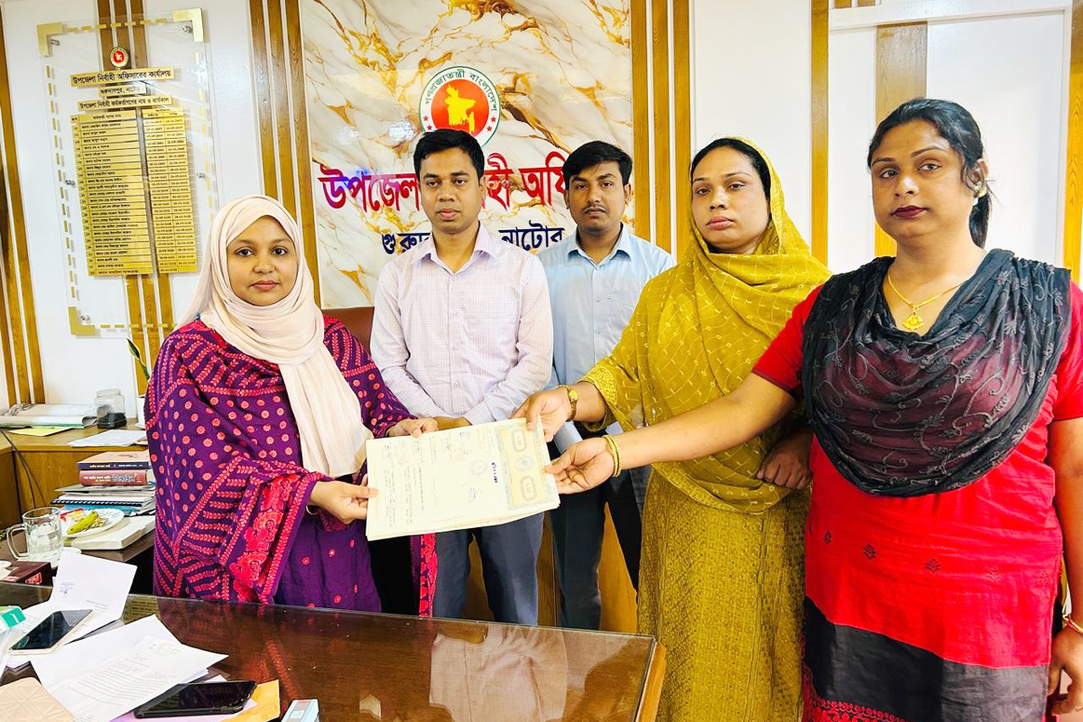 নিজেদের মাটিতে কবর হবে তৃতীয় লীঙ্গের মাধবীদের