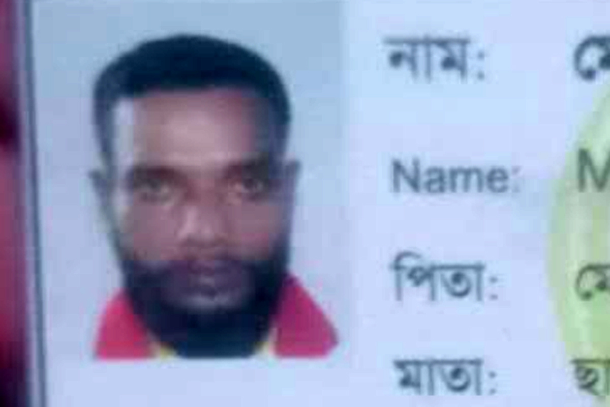 নোয়াখালীতে চলন্ত বাস থেকে পড়ে হেলপারের মৃত্যু