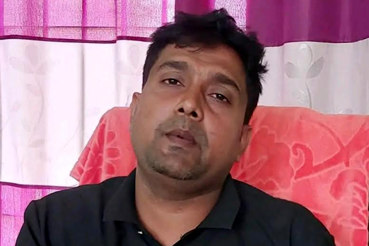 হতদরিদ্রের সাড়ে ৭ হাজার কেজি চাল বেচে দিলেন ইউপি চেয়ারম্যান