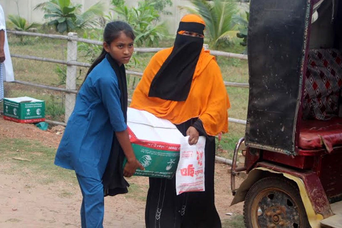 পেকুয়ায় ৫০০ পরিবার পেল কিং সালমান সেন্টারের খাদ্য সহায়তা