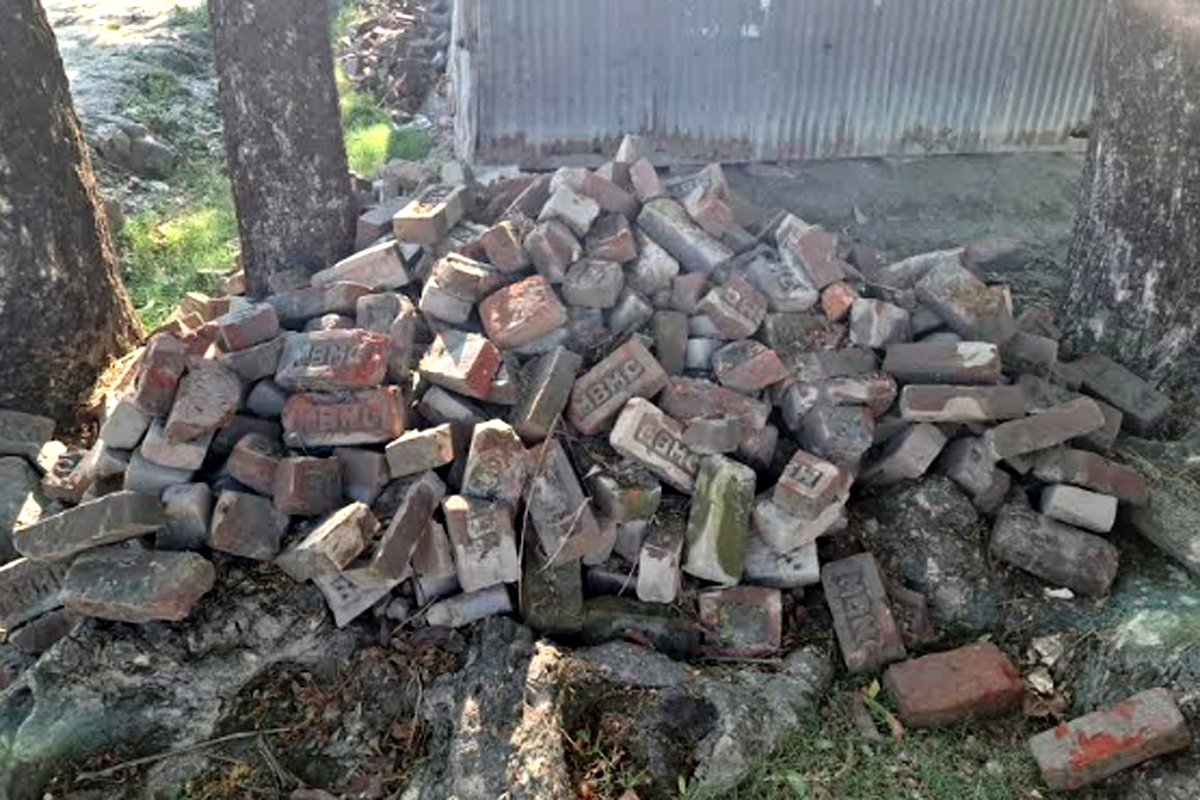 কোম্পানীগঞ্জে সরকারি সড়কের ইট আত্মসাতের অভিযোগ যুবদল নেতার বিরুদ্ধে