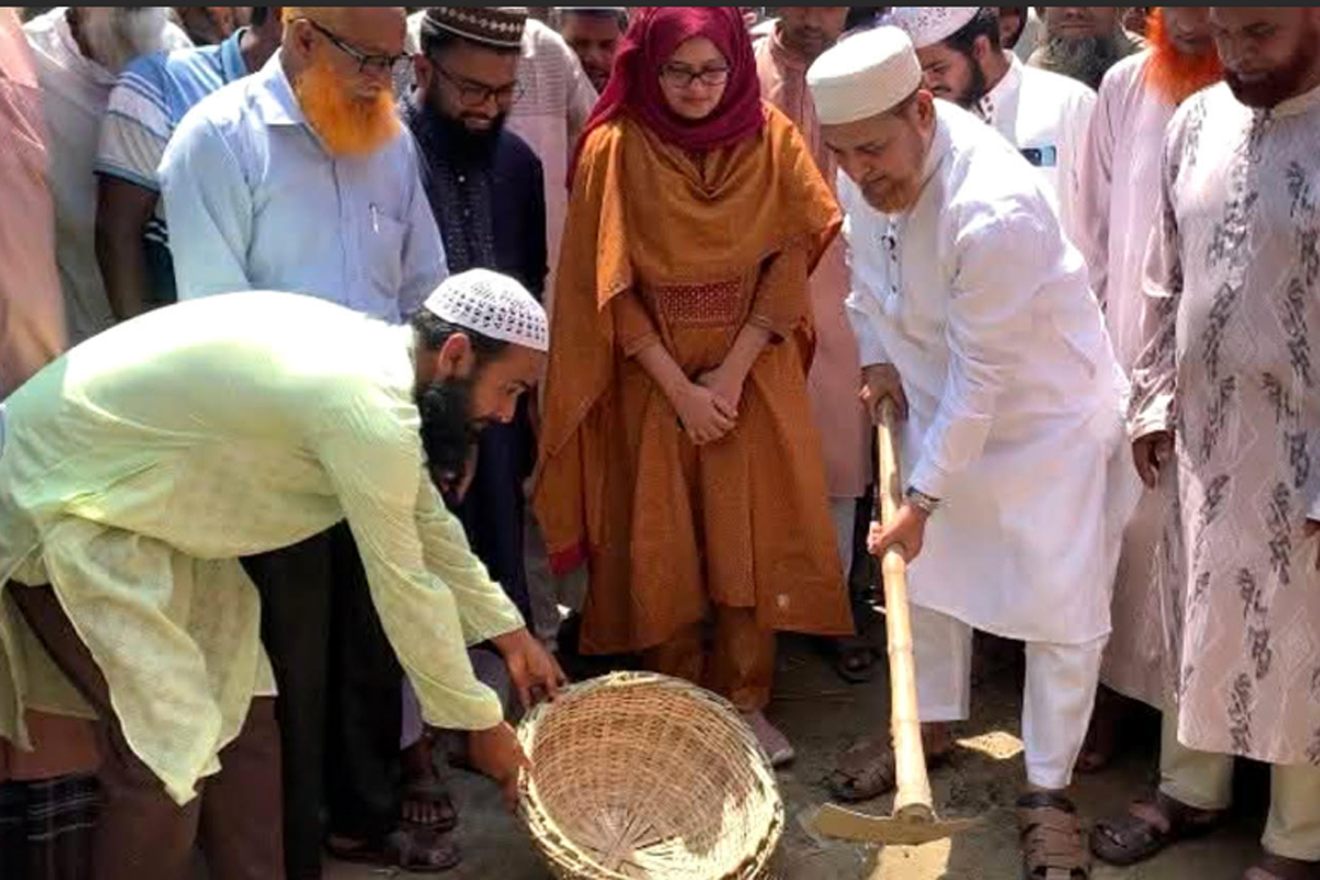 উল্লাপাড়ায় খাল খননে জলাবদ্ধতা দূর হবে ২০ হাজার একর জমির