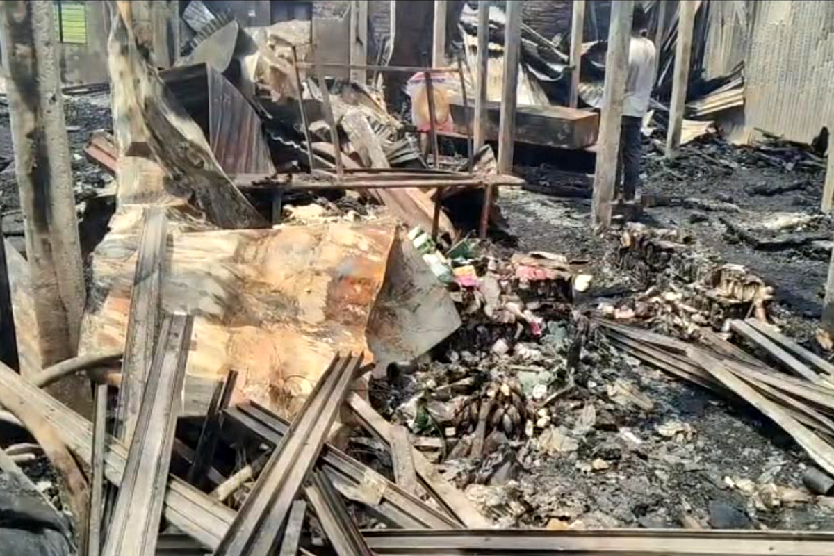 সোনাইমুড়ীতে আগুনে পুড়ল ৭ দোকান, কয়েক কোটি টাকার ক্ষতির দাবি