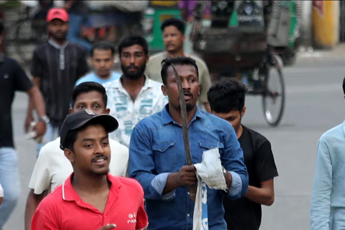 গ্রাফিতিতে ‘গুপ্ত’ শব্দ বসানো নিয়ে রণক্ষেত্র চট্টগ্রাম সিটি কলেজ: আহত ২০, পা বিচ্ছিন্ন  একজনের
