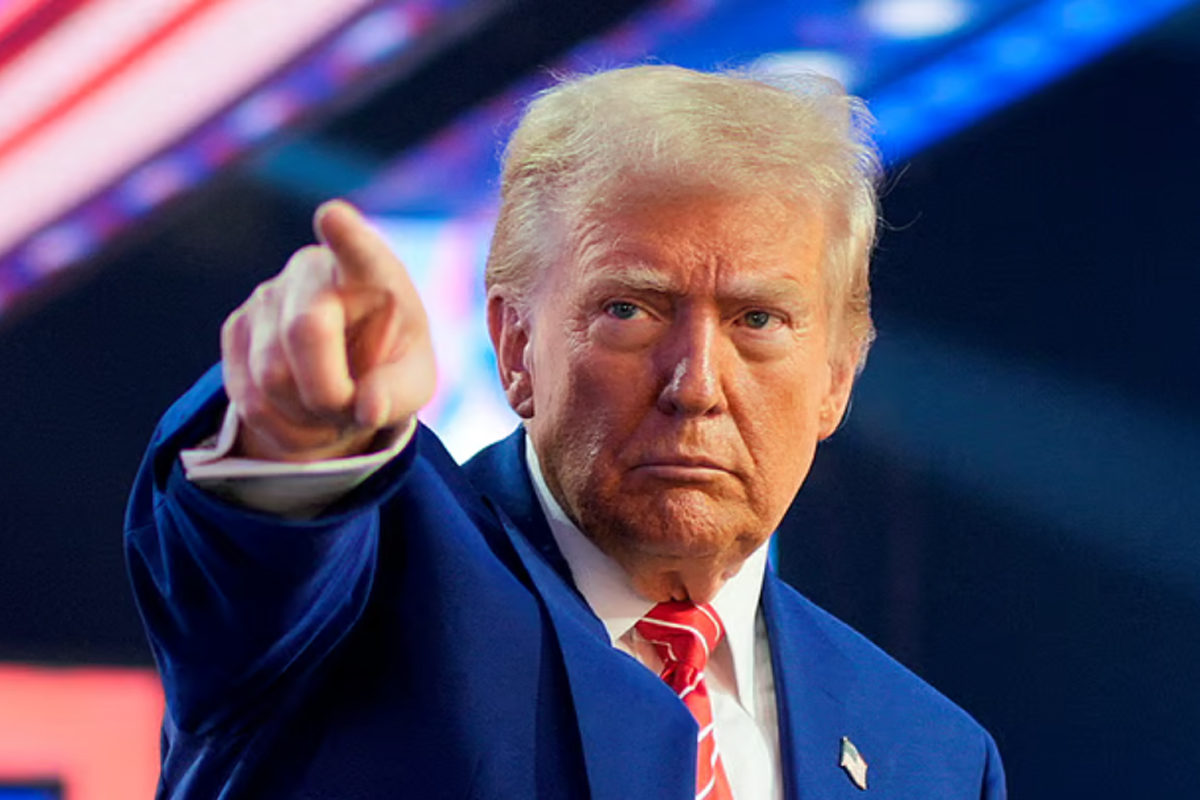 সমঝোতা না হলে ‘রণংদেহি’ ট্রাম্প: ইরান আক্রমণে প্রস্তুত মার্কিন সামরিক বাহিনী