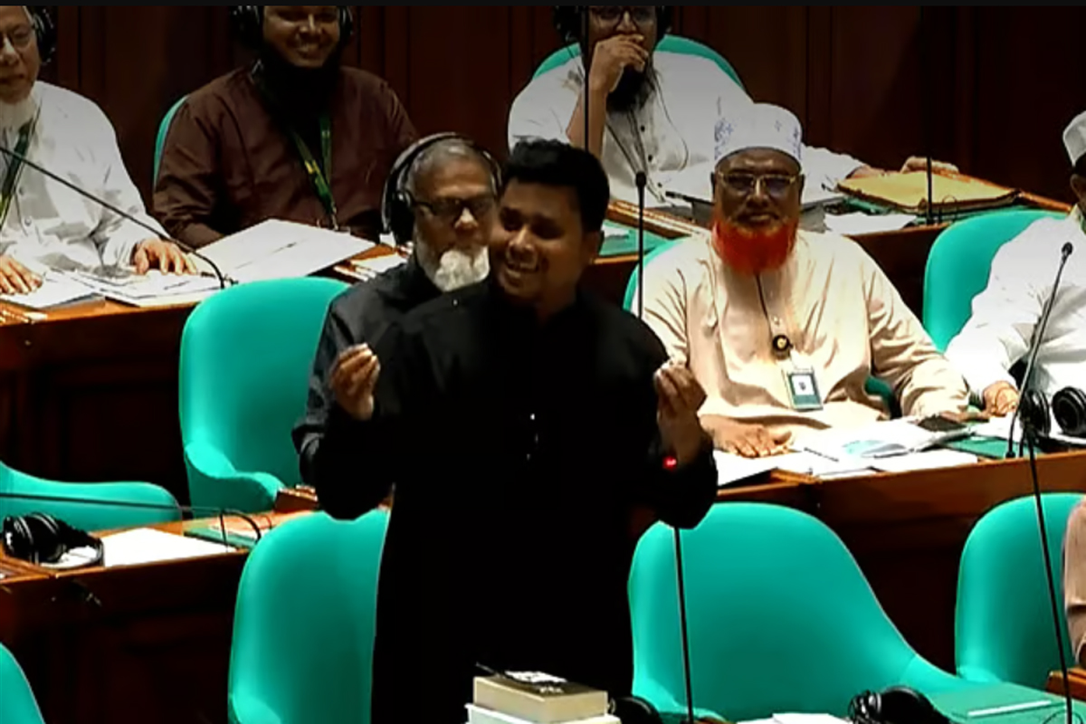 এমপিরা মাসে যাতায়াত ভাতা পান ৭০ হাজার, তবু গাড়ি চাওয়া নিয়ে প্রশ্ন