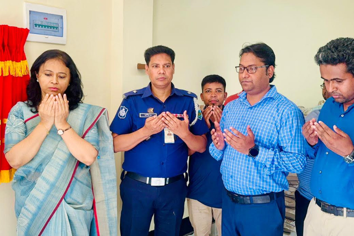 সিংড়ায় ত্রাণ গোডাউনের উদ্বোধন