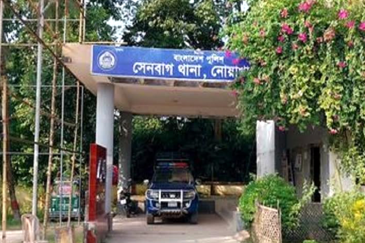 নোয়াখালীতে দাঁড়িয়ে থাকা কাভার্ডভ্যানে ট্রাকের ধাক্কা: চালকসহ নিহত ২