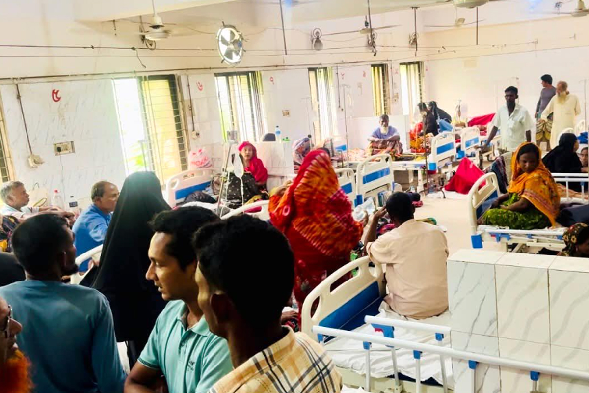 সিংড়ায় ধান কাটার সময় ‘চাল-পানি’ খেয়ে ৮ শ্রমিক অসুস্থ: হাসপাতালে ভর্তি