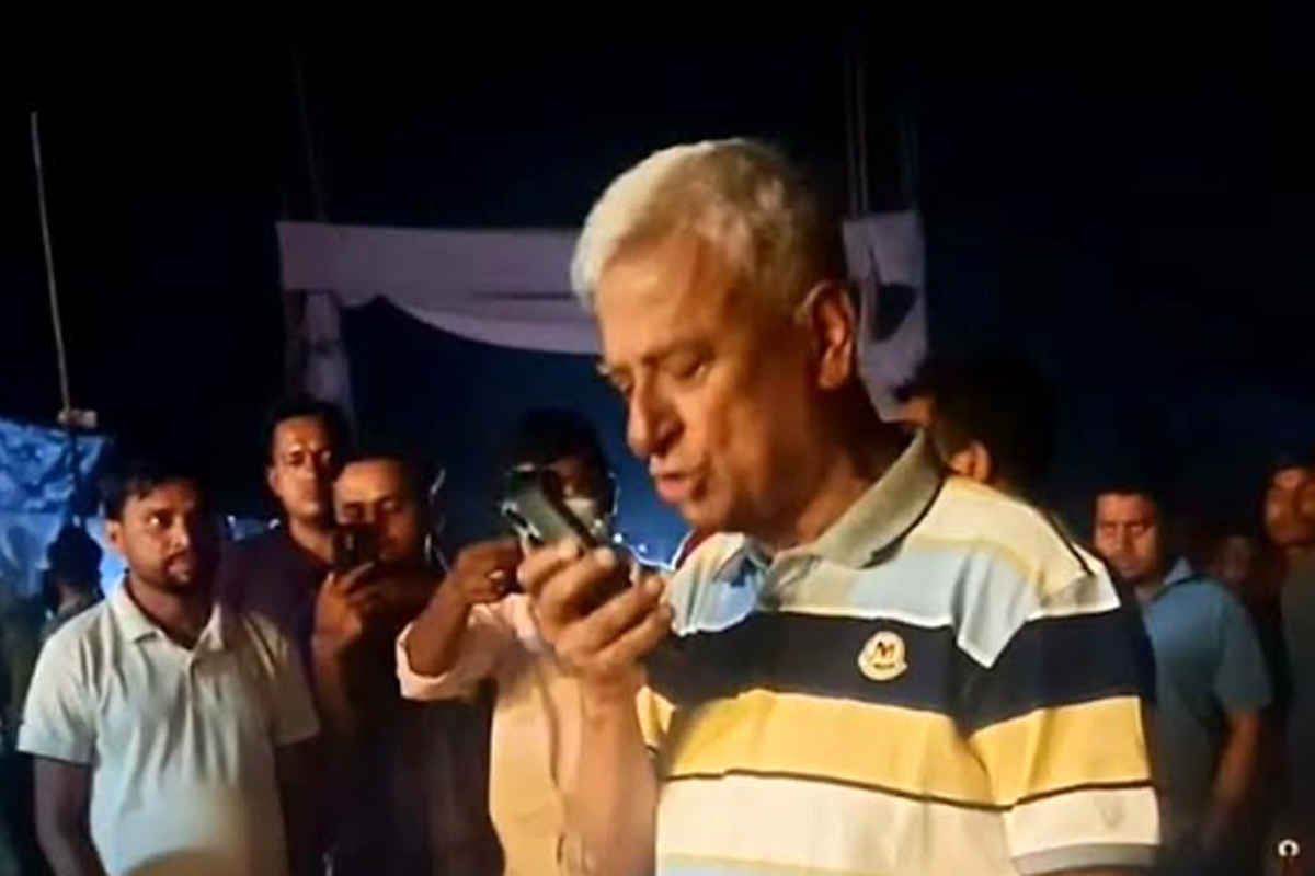 বৈশাখী মেলা ভেঙে দিলেন এমপি জয়নুল আবদিন ফারুক