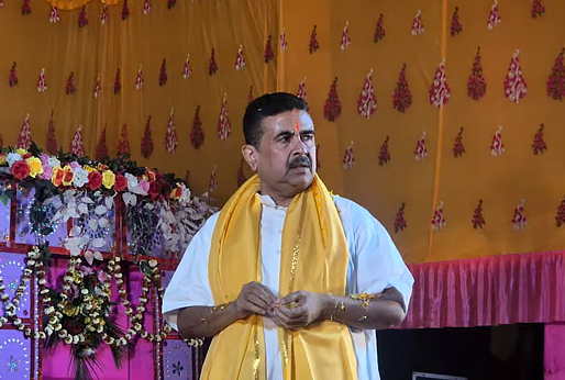 পশ্চিমবঙ্গের নতুন মুখ্যমন্ত্রী হিসেবে শপথ নিচ্ছেন শুভেন্দু অধিকারী