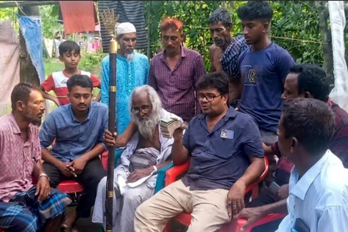৫৪ বছর পর ঘরে ফিরলেন নিখোঁজ জেলে