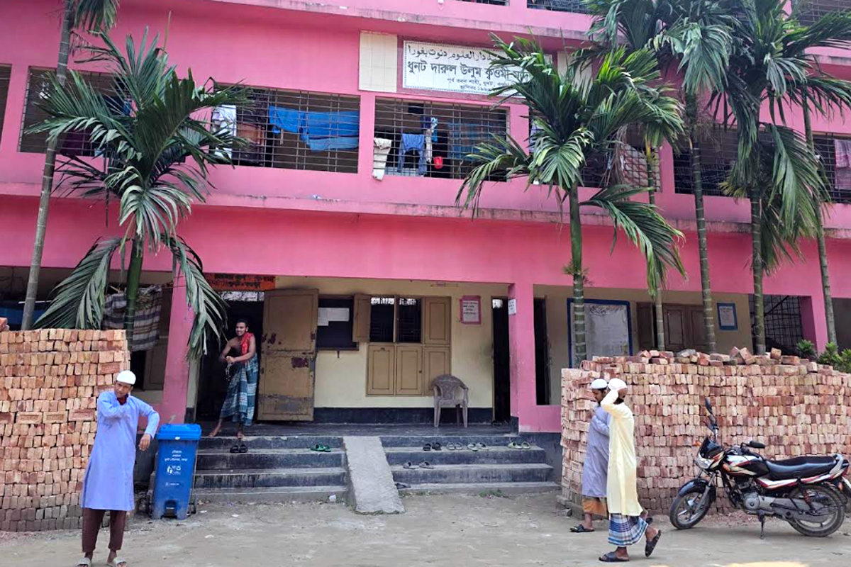 ধুনটে মাদ্রাসা ছাত্রের সঙ্গে ‘অনৈতিক’ আচরণ, শিক্ষকের বিরুদ্ধে ইউএনও’র কাছে অভিযোগ